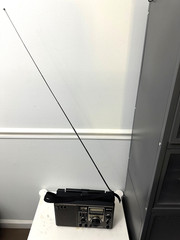 Panasonic 8BAND FM/AM/ SW1-6 Receiver, Model No RF-2200 , Tested/Works..