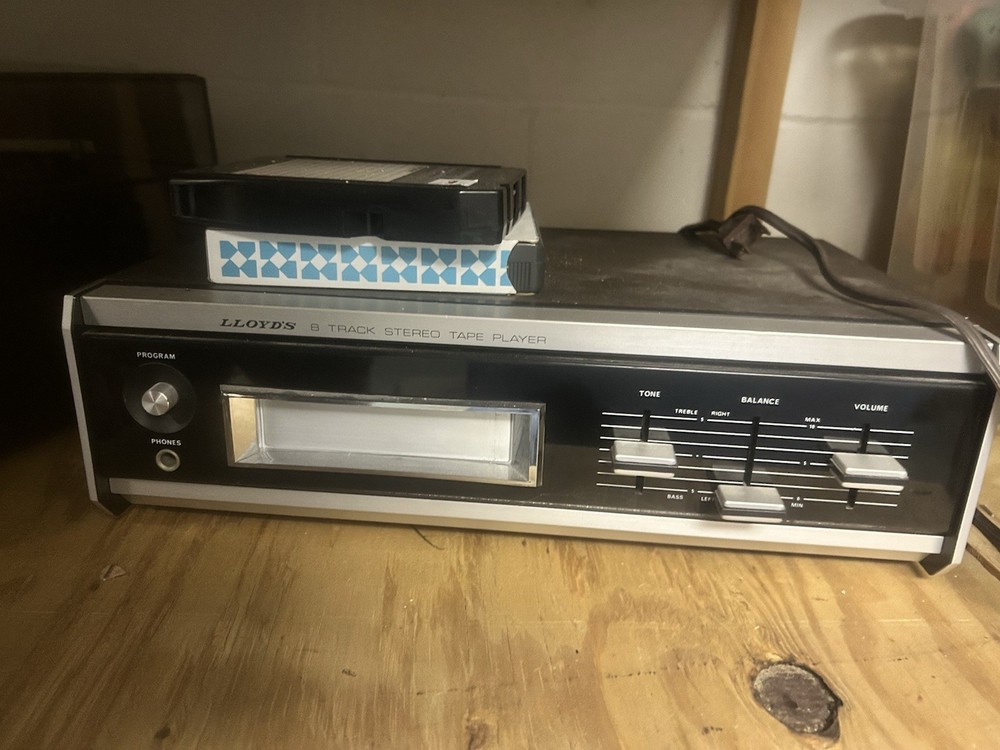 Vintage Lloyd’s 8-Track Stereo Tape Player – Untested – Woodgrain Cabinet