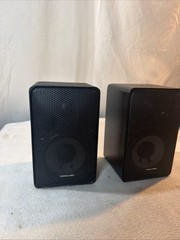 Vintage Realistic Minimus-7 Bookshelf Speakers Pair Cat. No. 40-2030C 40-2030B