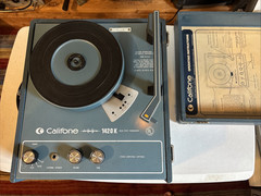Vintage Califone Turntable 1420k Portable record player 4 speed phonograph Case