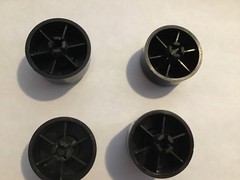 Kenwood KR-7050….Feet.