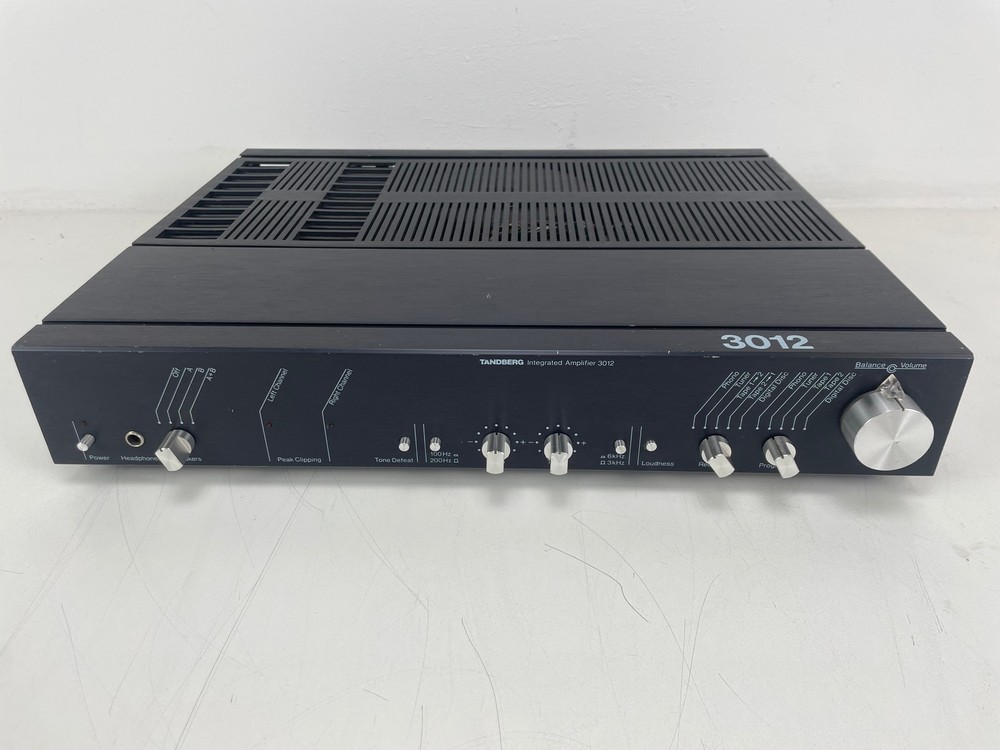 Tandberg – TIA 3012 – Integrated Amplifier – With Power Cable