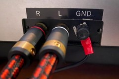 High-Quality 5-ft Ground Wire for Turntables – Eliminates Static & Interference