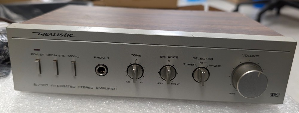 Realistic SA-150 Integrated Stereo Amplifier- 25 watts