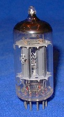Good Mullard ECC83 / 12AX7 Long Plate Vacuum Tube 1958 Date