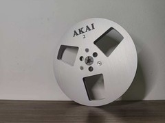One silvery TAPE REEL Akai 7″ inch Light Metal Aluminum Take Up Reel
