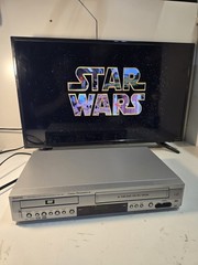 SANYO DVW-7200 VHS/DVD VCR-DVD Combo 4-Head Hi-Fi Progressive Scan