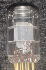 ECC83S/12AX7/7025 JJ Electronic Gold Pin Halo Getter Premium Guitar Preamp Tube