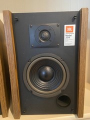 Vintage 1980’s JBL Model J216 Vintage Two-Way Bookshelf Speaker System
