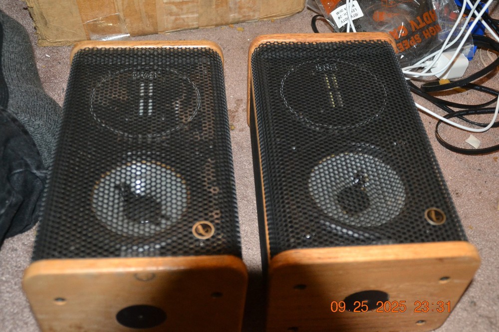 INFINITY INFINITESIMAL 0.1 SPEAKERS IN MINT COND EXC SOUND