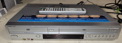 Sony SLV-D370P DVD Player / Video Cassette Recorder Combo with remote Tested