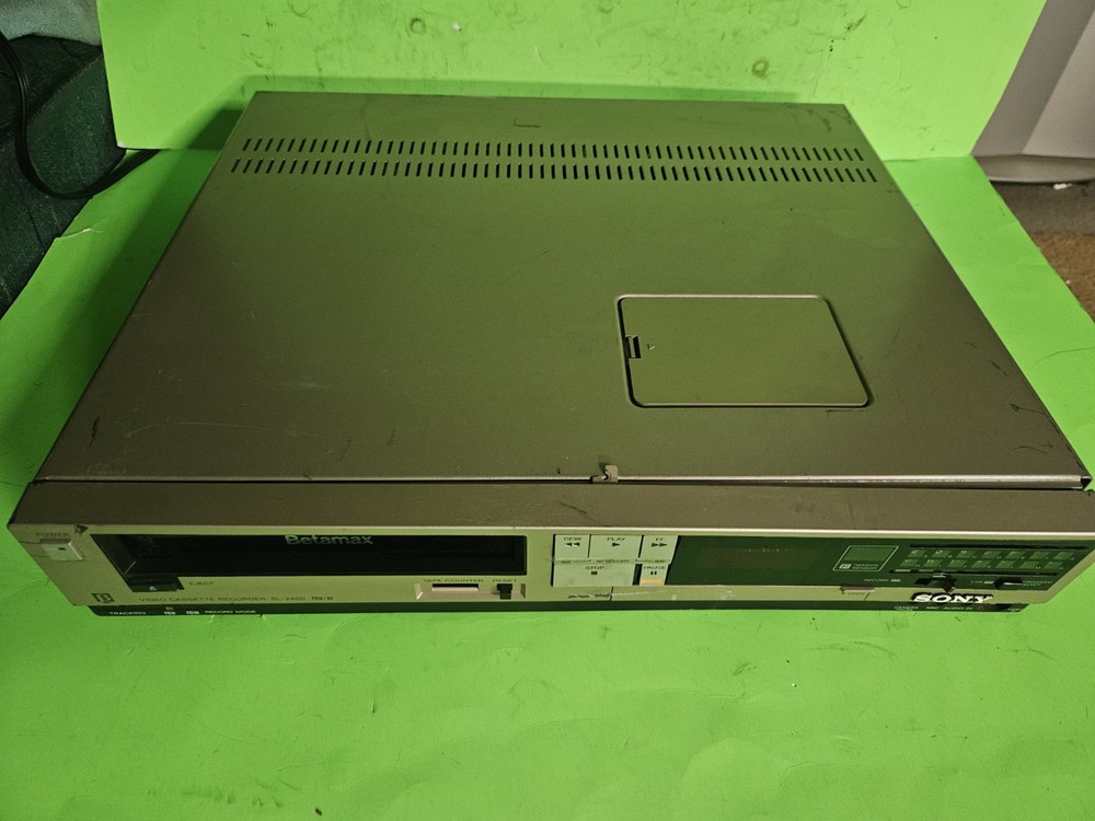 Sony SL-2400 Betamax beta tape player Recorder