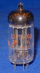 Strong Balanced Raytheon JRP 12AX7 Black Plate Vacuum Tube