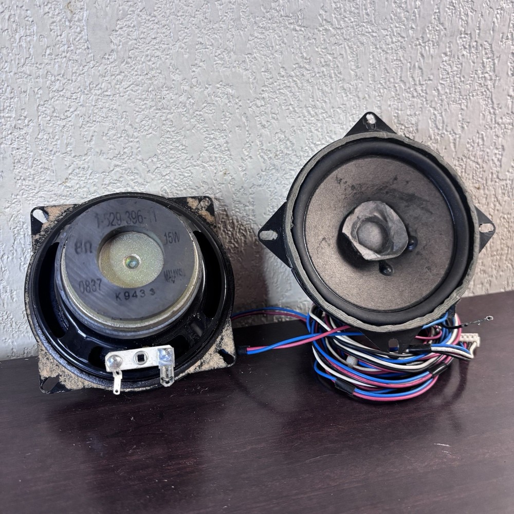 Pair Of Vintage Automotive Interior Speakers Made In Malaysia 1-529 396-11