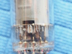 Used MULLARD BLACKBURN 6BQ5 EL84 Vacuum Tube kM1 – Small Chip On Glass Gm Tested