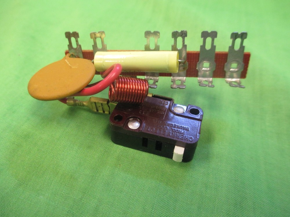BIC 960 940 TURNTABLE TERMINAL STRIP WITH START CAPACITOR, POP SUPPRESSOR SWITCH