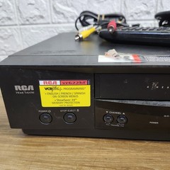 RCA VR622HF 4-Head Hi-Fi Stereo VCR VHS Player Tested Working w/ Remote Cables