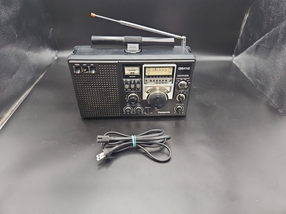 Panasonic Model No. RF-2200 FM/AM/Shortwave 8-Band Portable Radio Tested READ