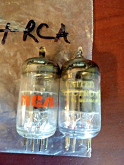 2 Strong RCA GE & UNITED Gray Plate A-Frame Dimpled Disc Getter 6DJ8 ECC88 Tubes