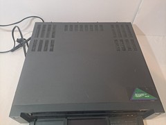 GOLDSTAR GVR-DD1 8mm VCR Video8 VHS Combo Player FOR PARTS OR REPAIR- POWERS ON