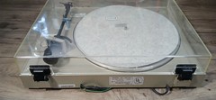 Hitachi HT-20S Turntable – Belt-Drive Low-Mass Pick-up Arm – Near Mint Cond VTG