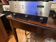 Vintage McIntosh MC2200 Stereo Power Amplifier. 200 wpc. Excellent Serviced