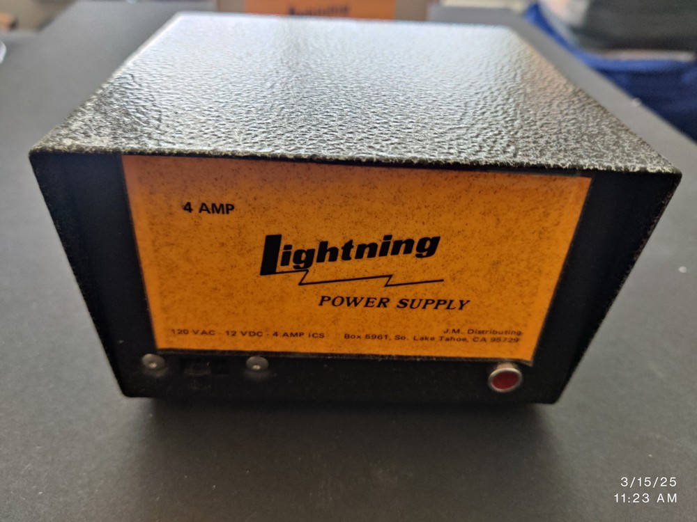 4 Amp Power Supply for powering auto 12 Volt CB radio or Stereo to house current