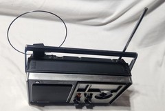 Vintage Panasonic RF-1115 UHF, PSB High, AM, FM, AC/DC portable radio