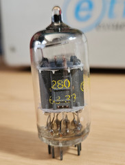 6681 RAYTHEON VINTAGE PREAMP TUBE 12AX7A LAB GRADE (1963) *eTRACER*