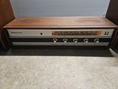 Vintage Magnavox 1R1710 Solid State AM/FM Stereo Receiver w/Orig Speakers, Clean