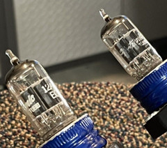(1 PAIR) 12AU7A/ECC82 GE USA, TOP O, GREY. TESTED STRONG. EXCELLENT TUBES.
