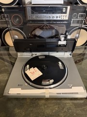 MCS 6725 Linear Tracking Belt Drive Turntable NOS In Box NEW Broken Cover