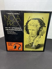 Vintage Realistic Nova Pro Hi-Fi Stereo Headphones Original Box 33-1014A