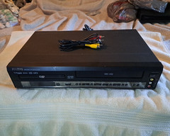 Philips DVD 740vr Combo Player VHS DVD -THE VHS SIDE ONLY WORKS- No Remote