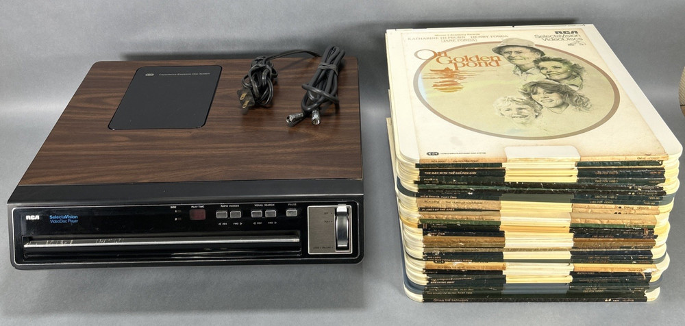 RCA CED SelectaVision Video Disc Player SGT 100 W – WORKS ; W/31 Movie Discs