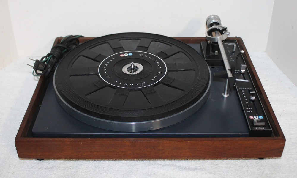 BIC 960 Automatic Turntable ~ Parts Only ~ Runs Good ~ READ