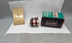 Audiotex 30-372 / DUO SPEAKER VOLUME CONTROL 8 OHM “”L”” PAD STEREO