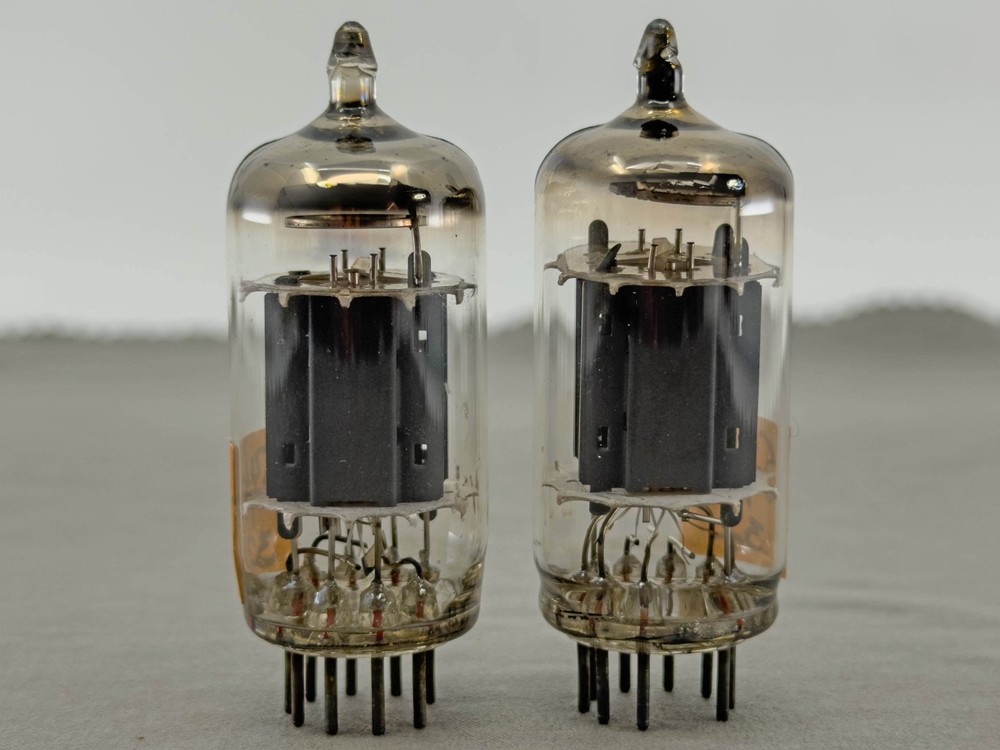 (2) Siemens Smooth Plate 12AX7 ECC83 Vacuum Tubes O Getters Test NOS on TV-7B/U