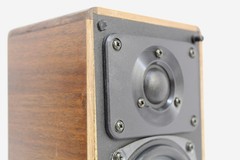 Realistic Minimus 7 W, Walnut Compact Bookshelf Speakers Cat. No. 40-2039B
