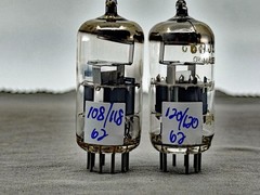 (2) Amperex Hewlett Packard 6DJ8 ECC88 Tubes O Getters Heerlan Holland Test NOS