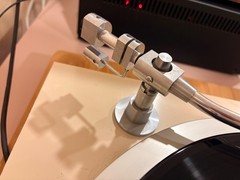 Technics SP-25 DD Turntable w/plinth and Syntec S-220 Piezo PU-420 Tonearm
