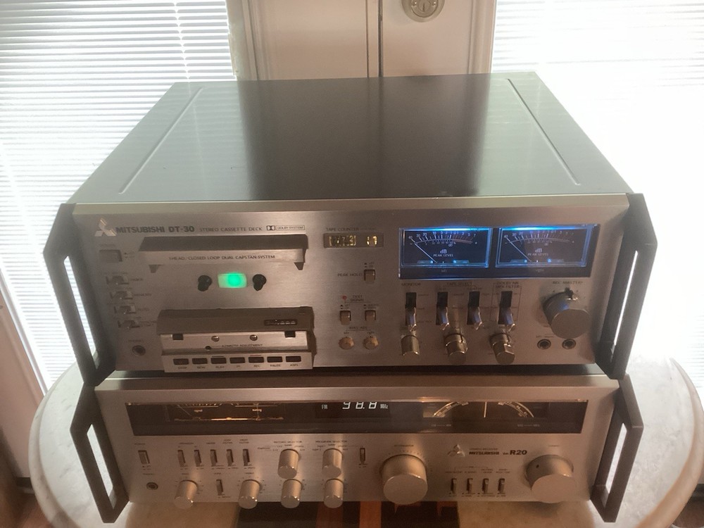 ****MITSUBISHI DT 30 STEREO CASSETTE DECK****
