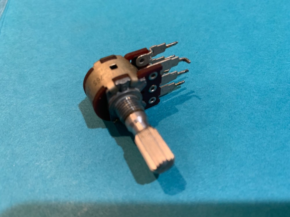Sansui G-3000 Vintage Stereo Receiver Parting Out Bass Potentiometer