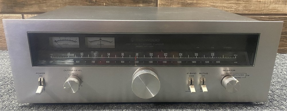 Vintage Kenwood AM-FM Radio Stereo Tuner KT-7500