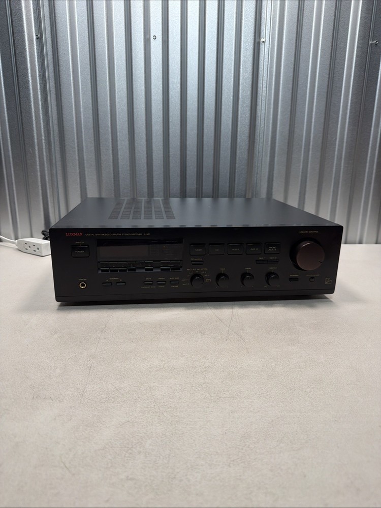 Vintage Luxman R-351 Digital Synthesized AM/FM Stereo Receiver – Works!