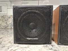 REALISTIC MINIMUS 0.3 Cat. 40-1250 Shelf Speakers 7 Watts Walnut Veneer Set of 2