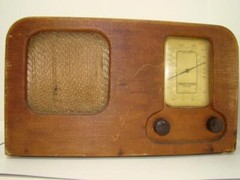 Vintage TrueTone Five Battery Radio Tweed