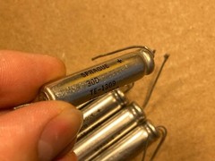 5 Vintage 1970s Sprague 100 uf 50v Axial 30D Tube Amp Capacitors TEST GOOD 1 NOS