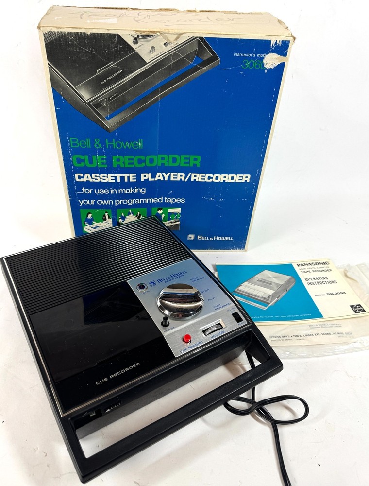 Bell & Howell 3060 Cue Solid State Cassette Tape Recorder Player WORKS WITH BOX