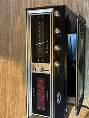 Zenith Circle of Sound Vintage Clock Radio —Tested Working Read Description